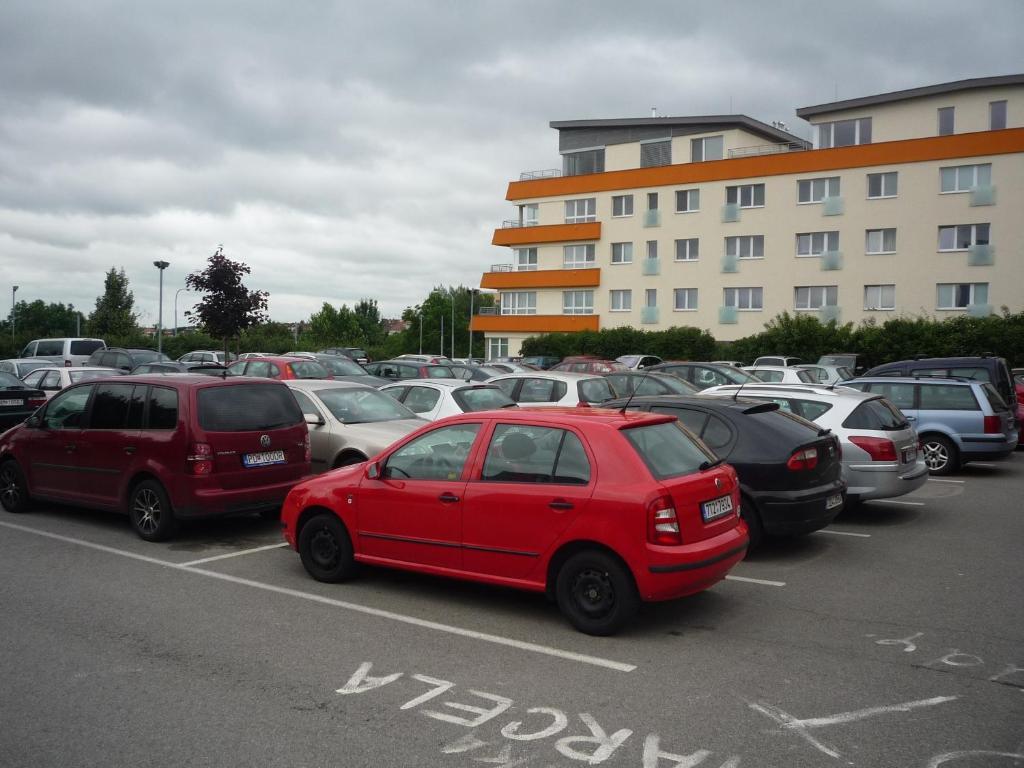 Koleje J.A.Komenskeho Brno Exteriör bild