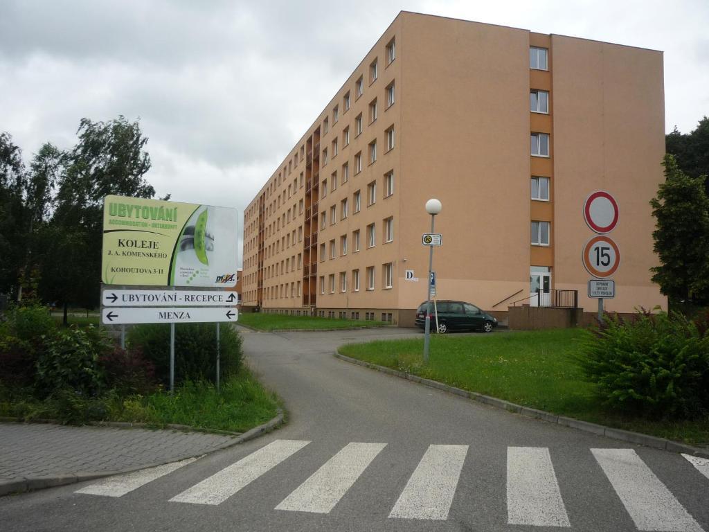 Koleje J.A.Komenskeho Brno Exteriör bild